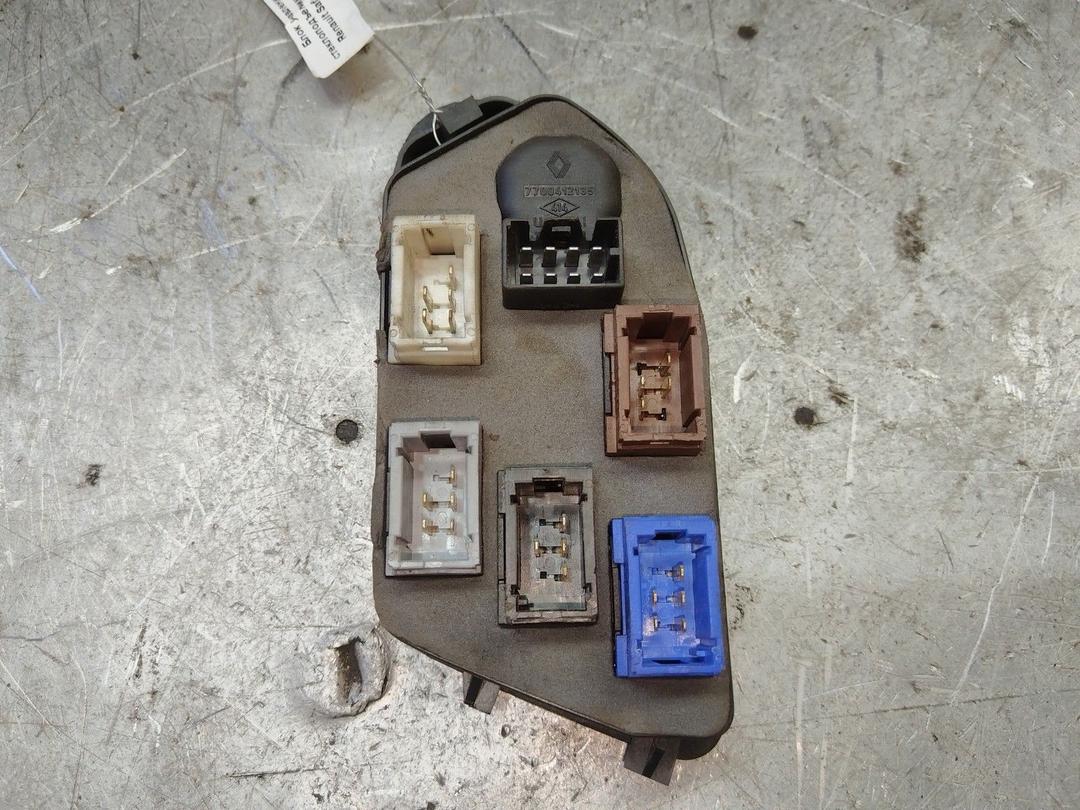 Блок управления стеклоподъемниками DYQ649 Renault Safrane - Фото 2