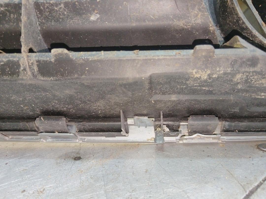 Решетка радиатора 1EQN5L Volkswagen Passat undefined