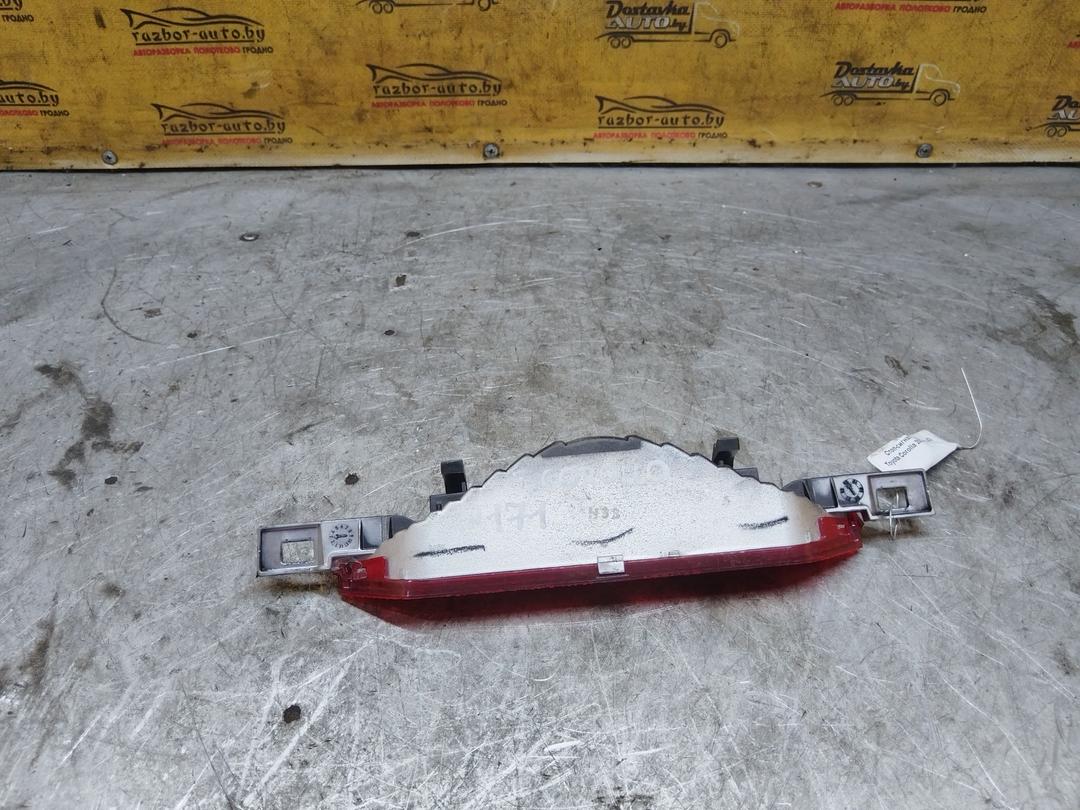 Стоп-сигнал 81NIW1 Toyota Corolla - Фото 3