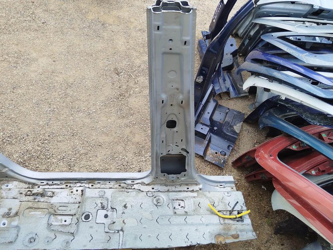 Стойка кузовная центральная левая IJ2E67 Hyundai Trajet - Фото 3