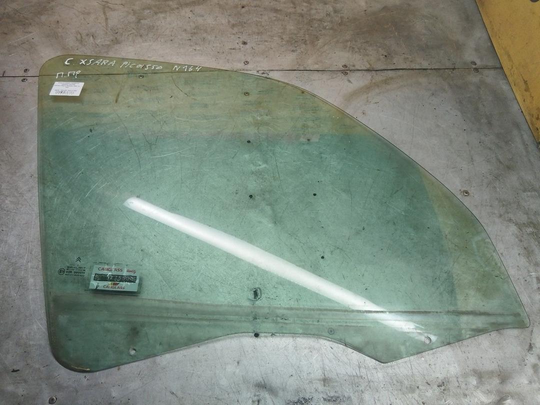 Стекло двери передней правой JKC7FA Citroen Xsara Picasso