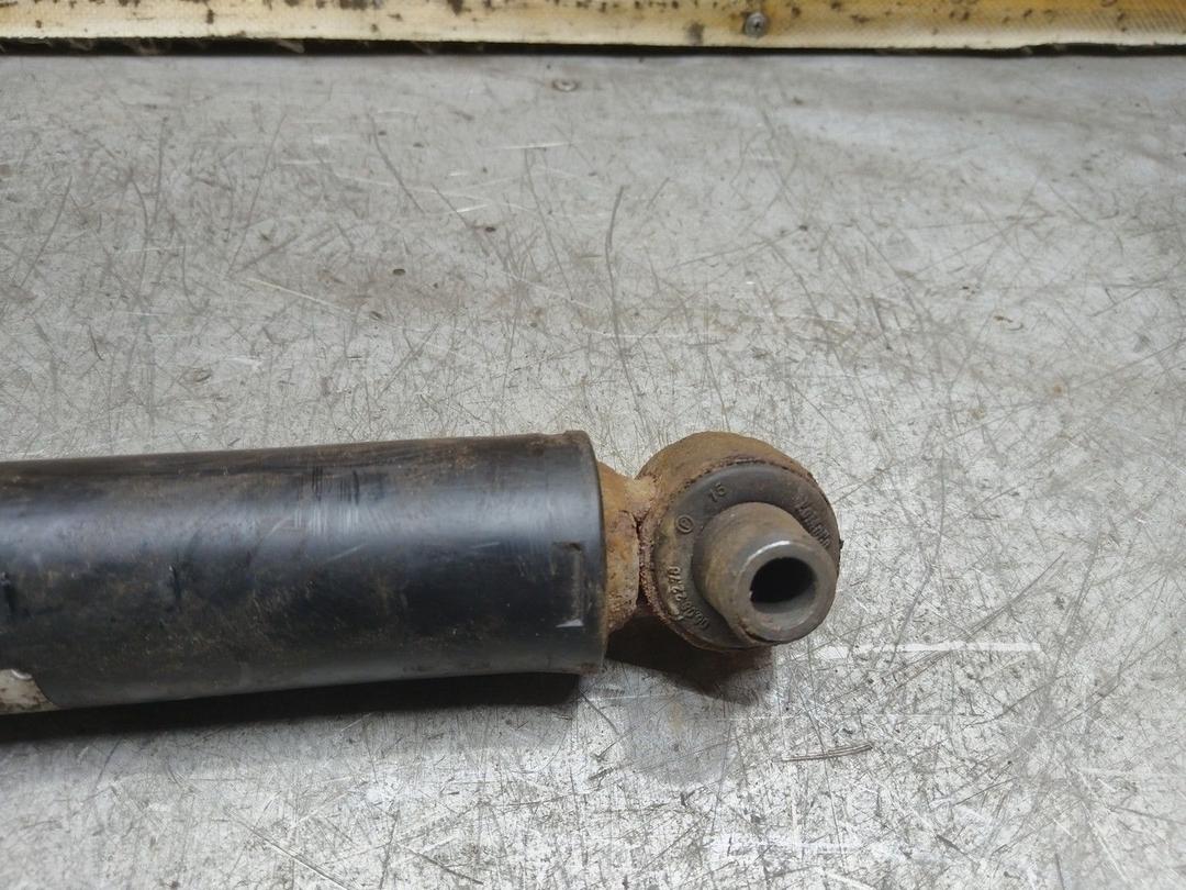 Амортизатор задний правый X8KKCN Ford Focus - Фото 2