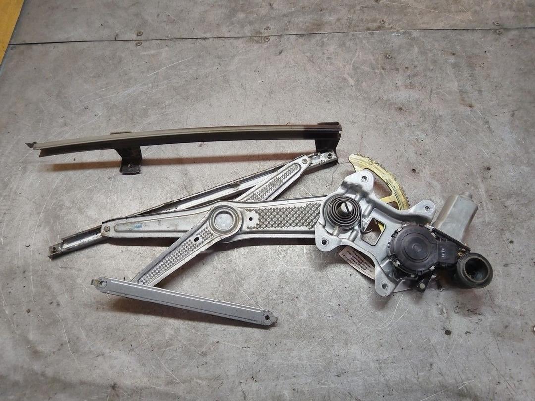 Стеклоподъемник электрический передний левый I8WEEP Toyota Yaris Verso - Фото 2