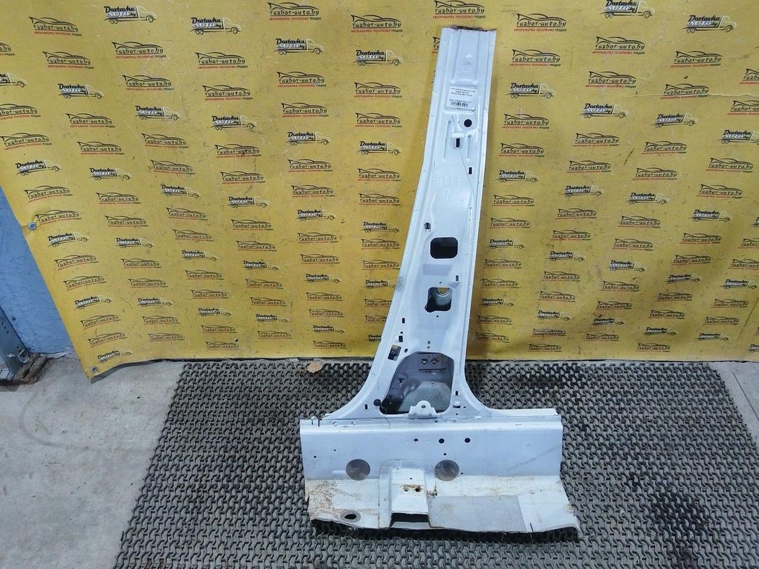 Стойка кузовная центральная правая GPTG18 Nissan Note undefined