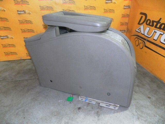 Подлокотник 68AQ2G Renault Grand Scenic купить на авторазборке