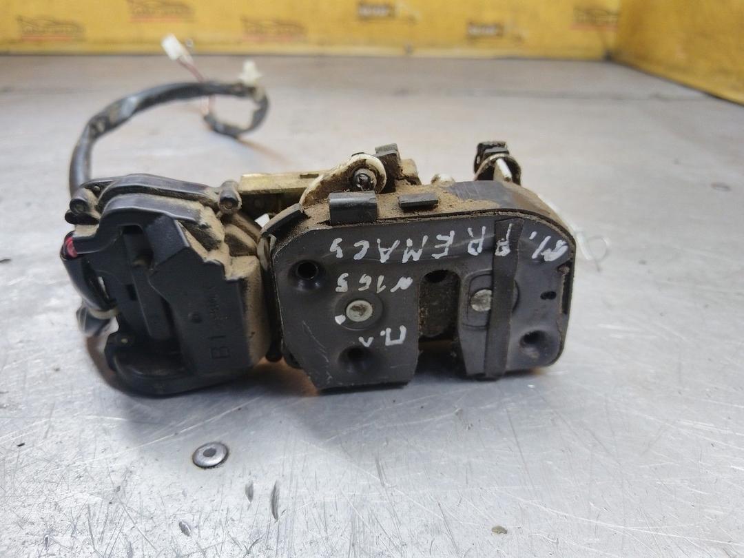 Замок двери передней левой TKT5Y0 Mazda Premacy - Фото 3