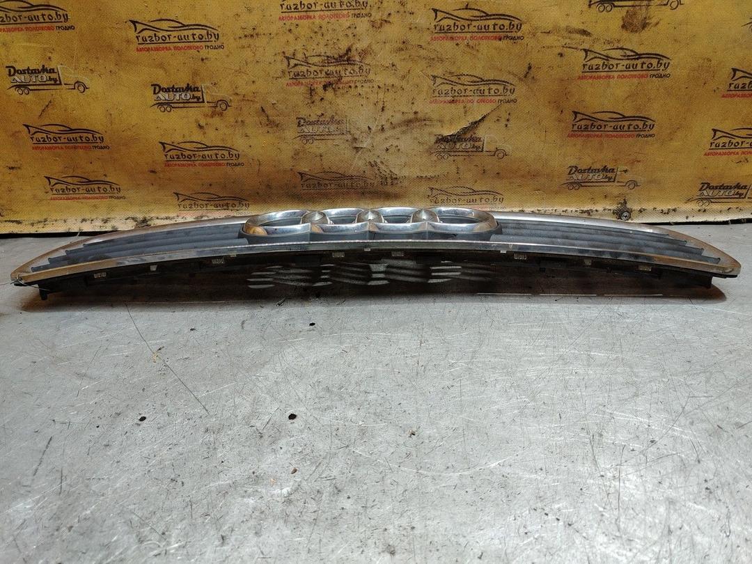 Решетка капота 1T376V Audi A4 - Фото 2