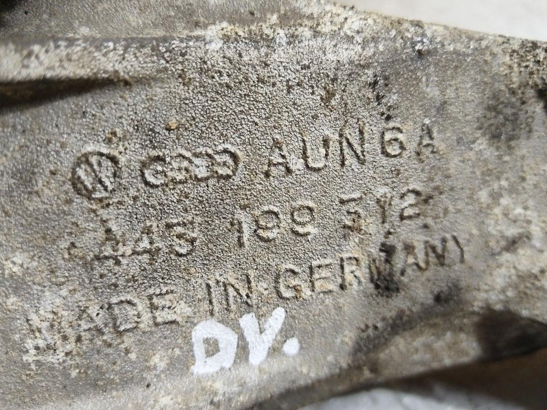 Кронштейн двигателя 6SN337 Audi 100 купить в магазине запчастей бу