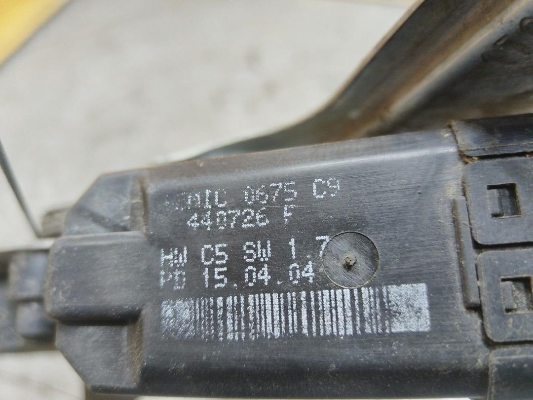 Стеклоподъемник электрический передний левый VOHG7Z Renault Scenic купить на авторазборке