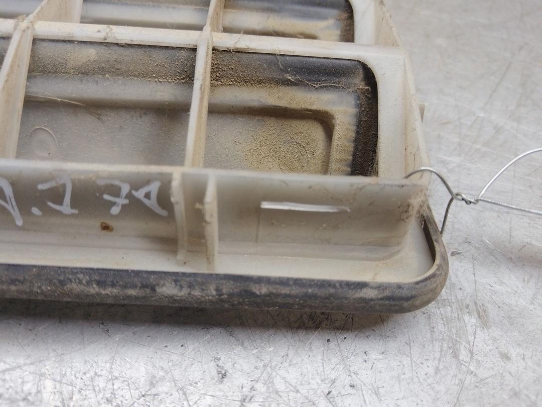 Решетка вентиляции кузова 19ZHU0 Opel Zafira купить с доставкой