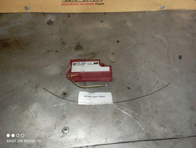 Датчик удара TR5JP7 Volkswagen Golf - Фото 1