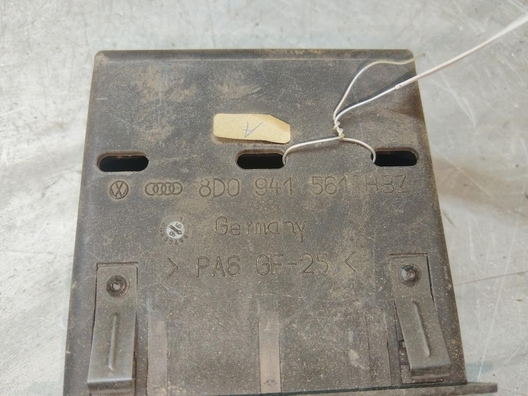 Вещевой ящик центральной консоли QIROI5 Audi A4 купить с доставкой