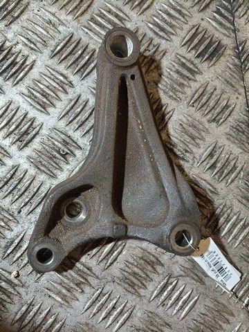 Кронштейн двигателя UF156L Mazda Premacy - Фото 3