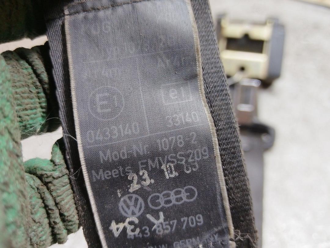 Ремень безопасности задний правый 5VP68B Audi 100 купить в магазине запчастей бу