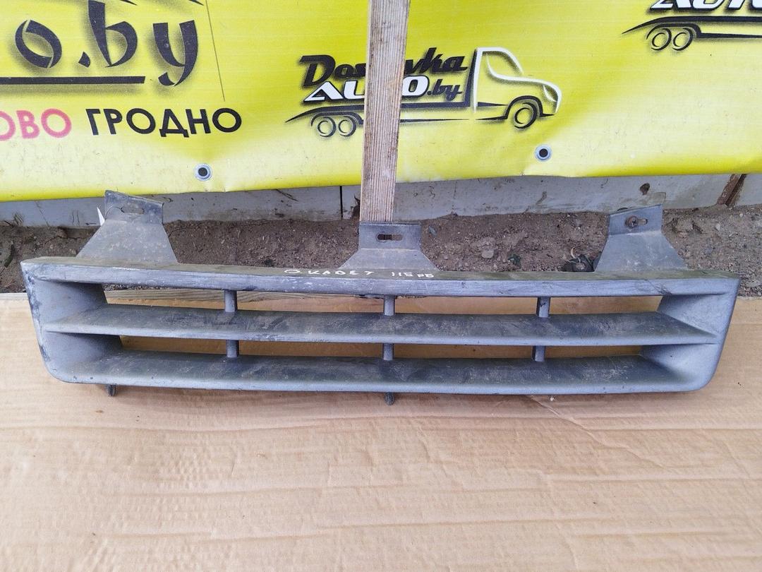 Решетка радиатора ZHF679 Opel Kadett