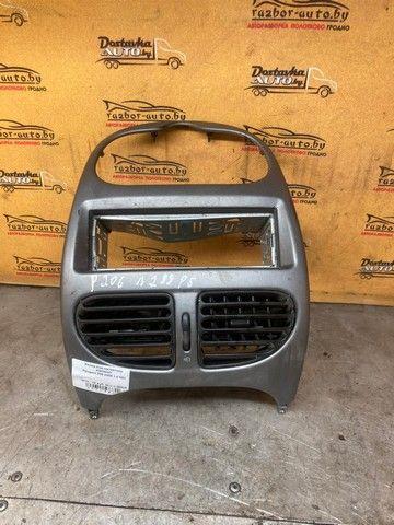 Рамка под магнитолу AGONW7 Peugeot 206