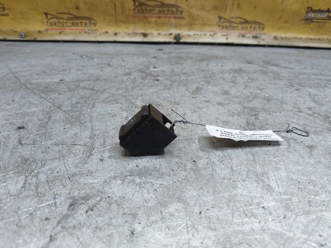 Кнопка стеклоподъемника заднего правого IIAAWX Volkswagen Passat купить