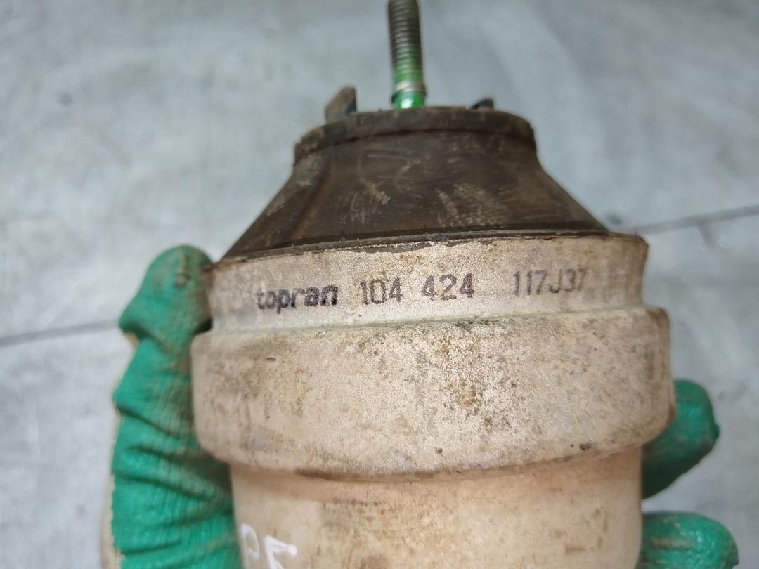 Подушка крепления двигателя QEPCTV Audi A4 - Фото 3