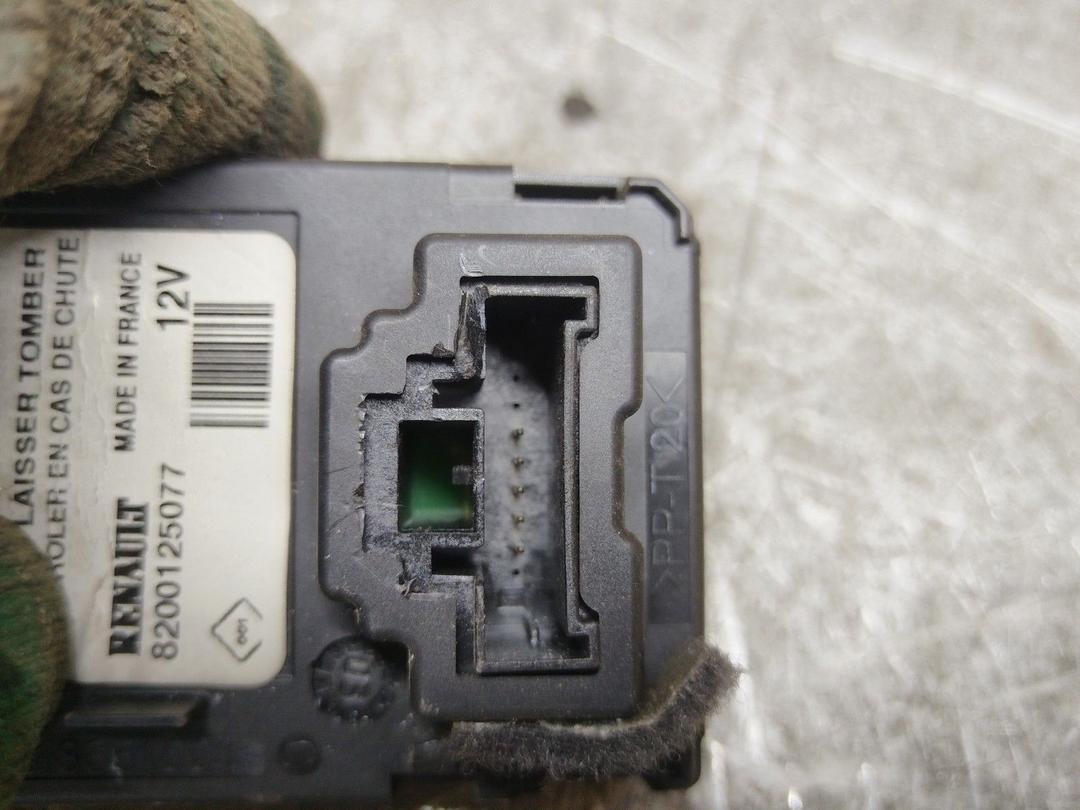 Блок считывания ключ-карты V1MQMC Renault Scenic купить в магазине запчастей бу