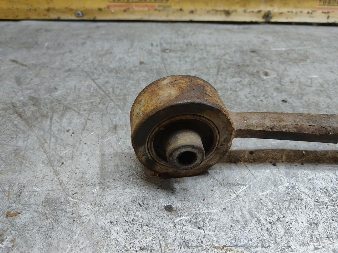 Рычаг передний правый HU8M5F Audi 100 купить