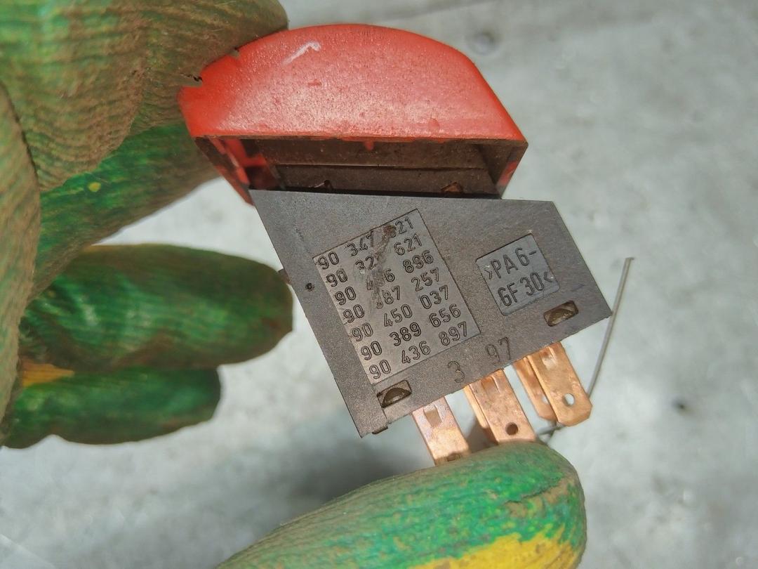 Кнопка аварийной сигнализации D2JN8Q Opel Astra - Фото 3