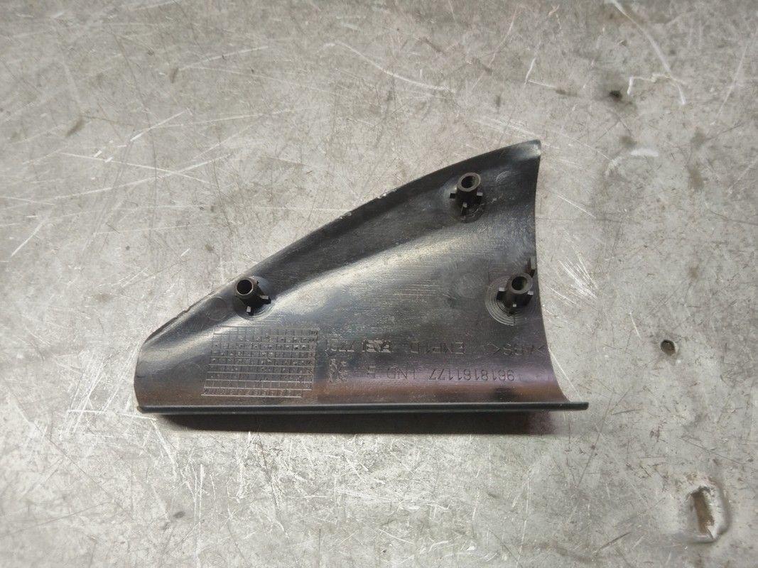 Накладка крыла (уголок зеркала) переднего правого SI1U7Q Peugeot 406 купить