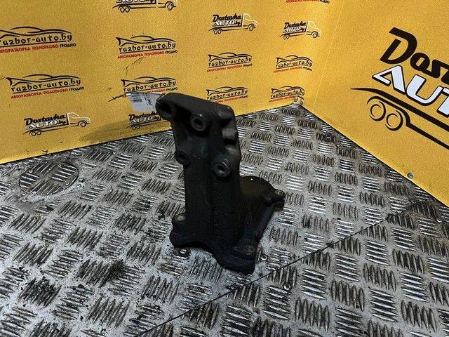 Кронштейн КПП KN6681 Volkswagen Passat