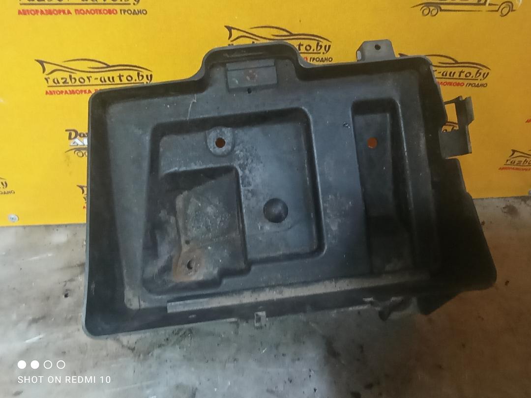 Полка аккумулятора TFJH4X Opel Zafira