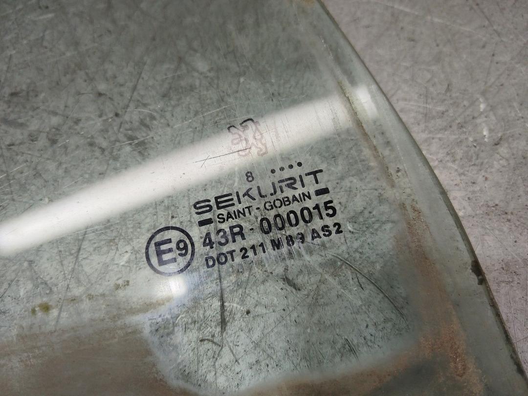Стекло двери задней правой KU558T Peugeot 306 купить