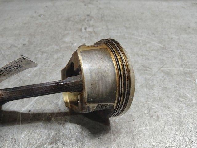 Поршень 8C8D12 Citroen C4 Grand Picasso купить в магазине запчастей бу