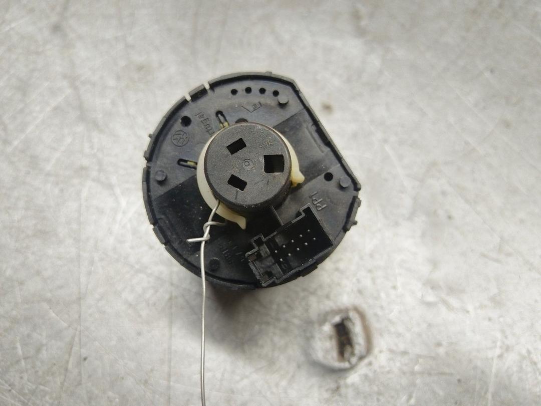 Переключатель света GH1ZWG Volkswagen Passat купить с доставкой