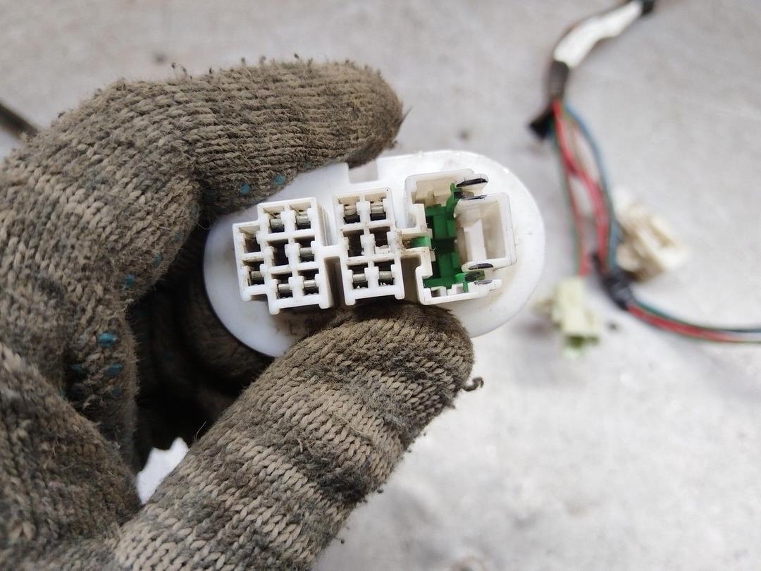 Проводка двери задней левой 2TC5PQ Mazda Premacy купить