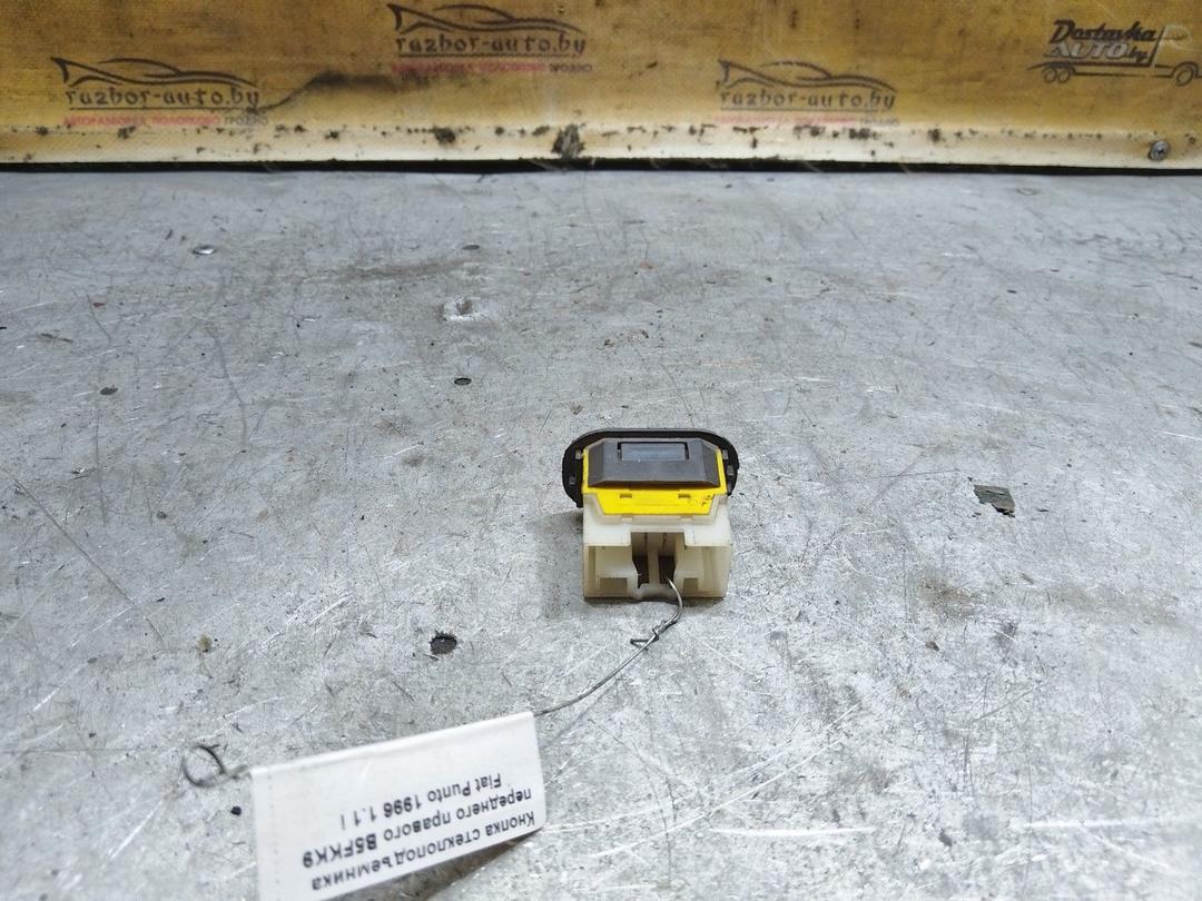 Кнопка стеклоподъемника переднего правого B5FKK9 Fiat Punto купить в магазине запчастей бу