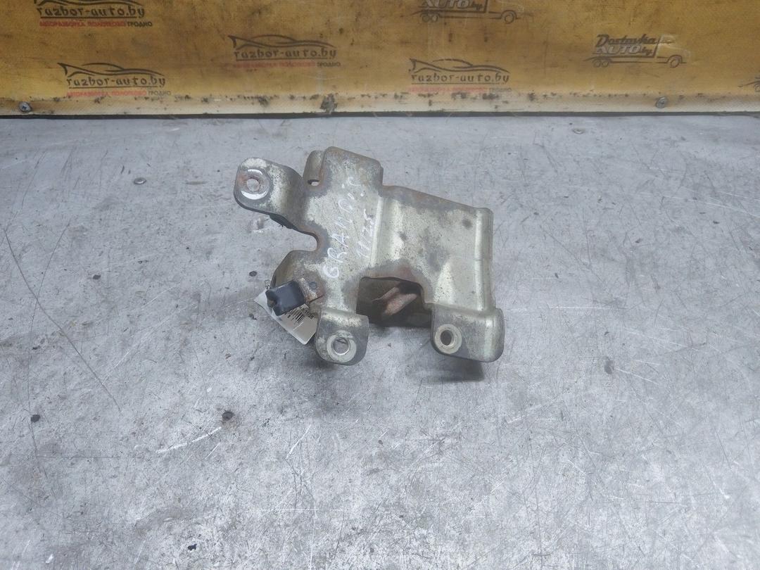 Кронштейн крепления троса КПП 47VYDO Mitsubishi Grandis купить