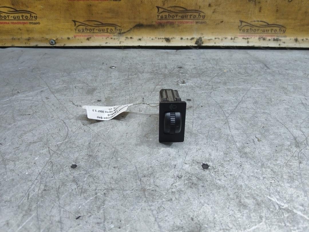 Кнопка корректора фар YBAKJ2 Toyota Corolla Verso - Фото 2
