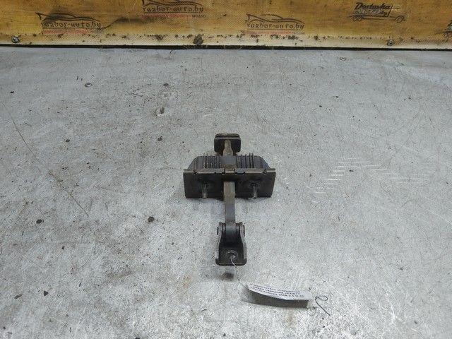 Ограничитель открывания двери передней JXXW17 Toyota Avensis купить в магазине запчастей бу