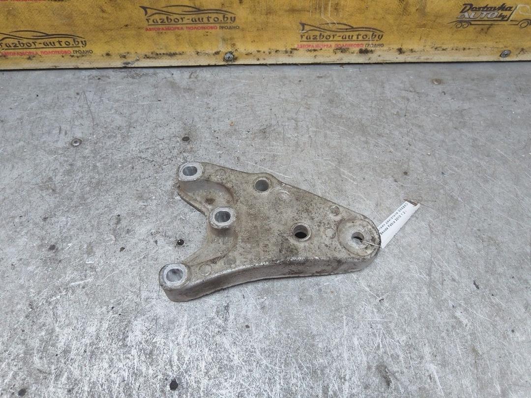 Кронштейн двигателя G8A9XO Skoda Fabia