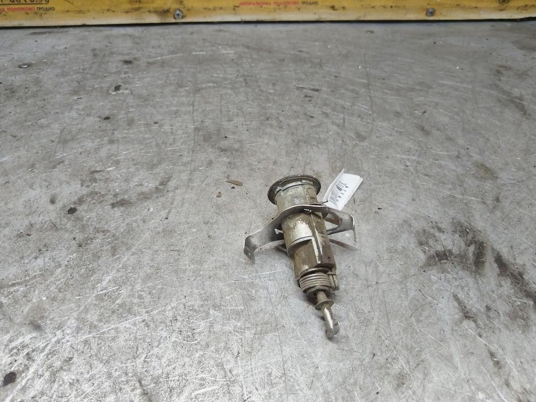 Личинка дверного замка VETU0X Mitsubishi Colt купить