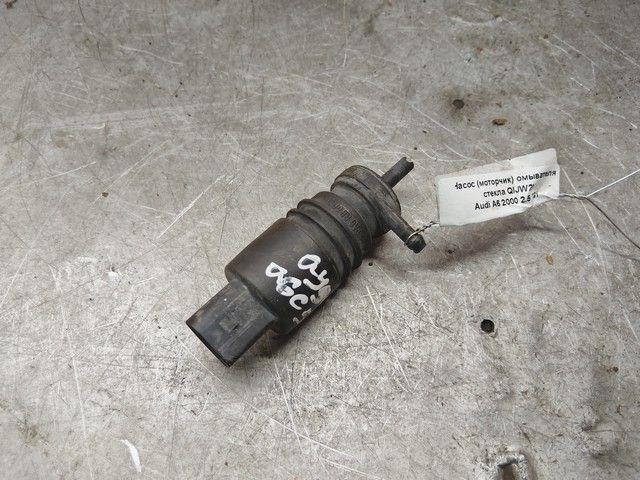 Насос (моторчик) омывателя стекла QIJW2I Audi A6 - Фото 2