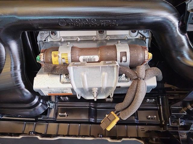 Панель передняя салона (торпедо) JGFYOZ Volvo XC70 undefined