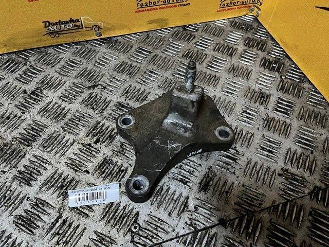 Кронштейн КПП 2TW2CN Ford Fusion