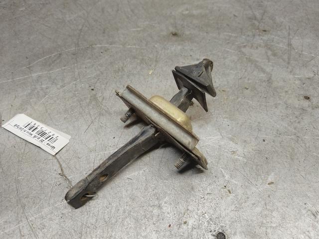 Ограничитель открывания двери задней Y1CE5Z Mazda 323F купить