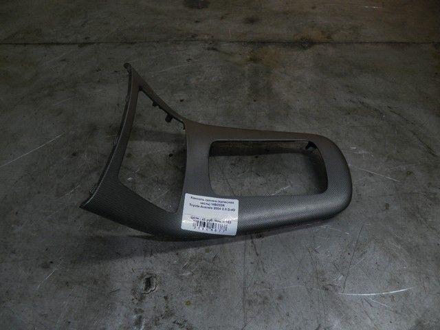 Консоль салона (кулисная часть) WB022R Toyota Avensis