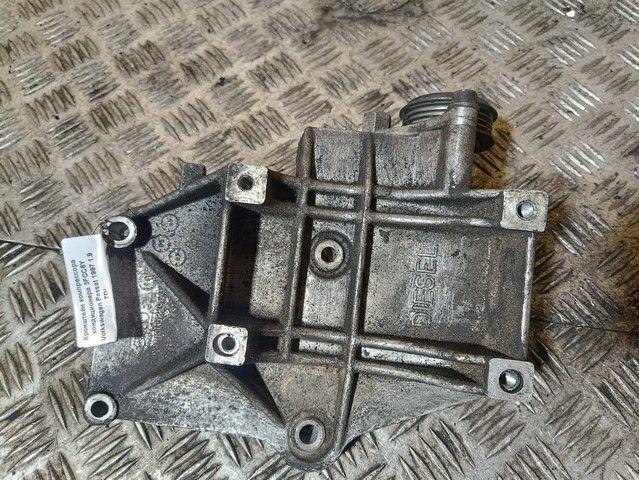 Кронштейн компрессора кондиционера 3FCC6Y Volkswagen Passat - Фото 1