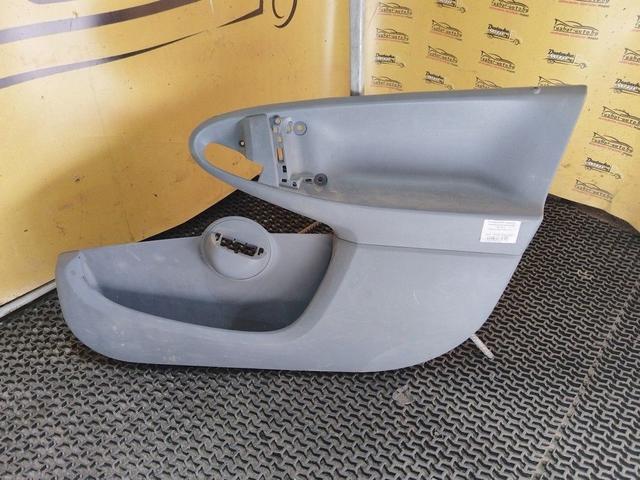 Обшивка двери передней правой (дверная карта) 7K1QLQ Toyota Aygo