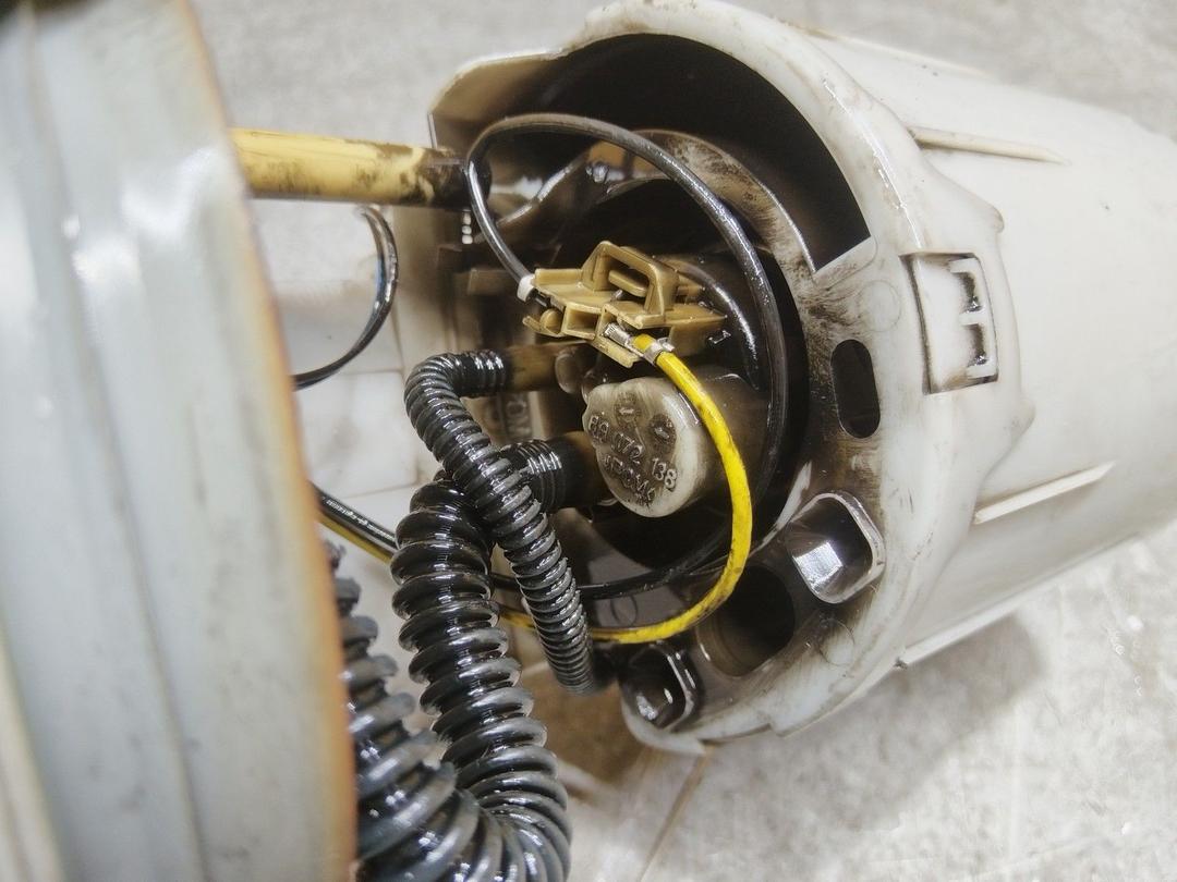 Колба в бак 93LM7N Volkswagen Polo купить на авторазборке