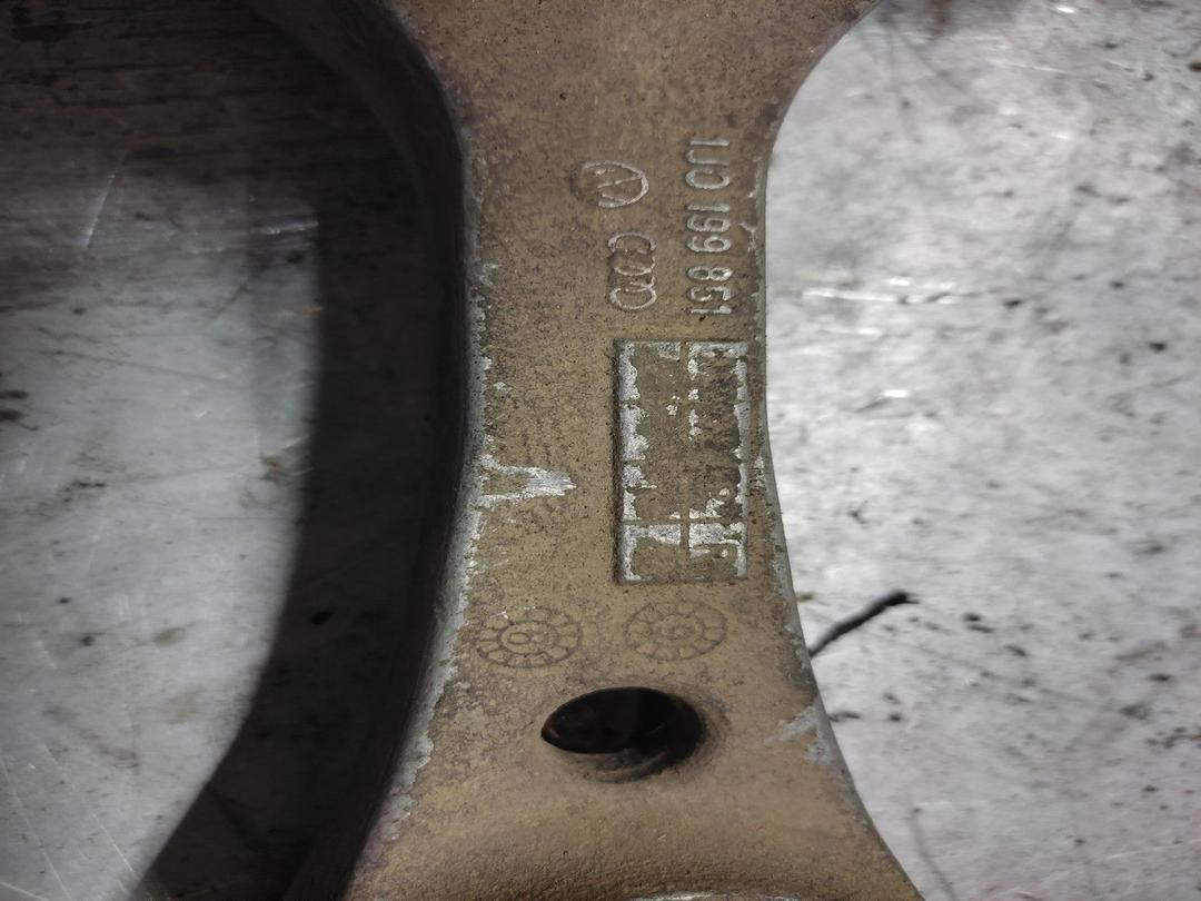 Подушка крепления КПП AQ6C85 Audi A3 - Фото 2