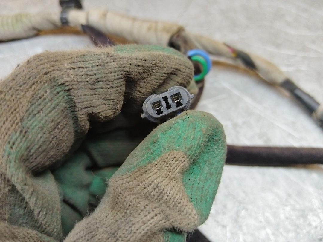 Проводка двери задней правой D2IR6O Kia Sorento купить в магазине запчастей бу