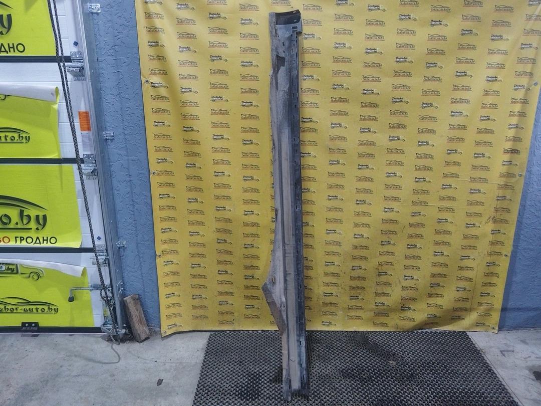 Накладка на порог DV1W0H Volkswagen Passat купить в магазине запчастей бу