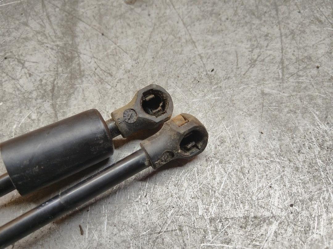 Амортизатор стекла багажника B8J8RM Peugeot 207 купить с доставкой